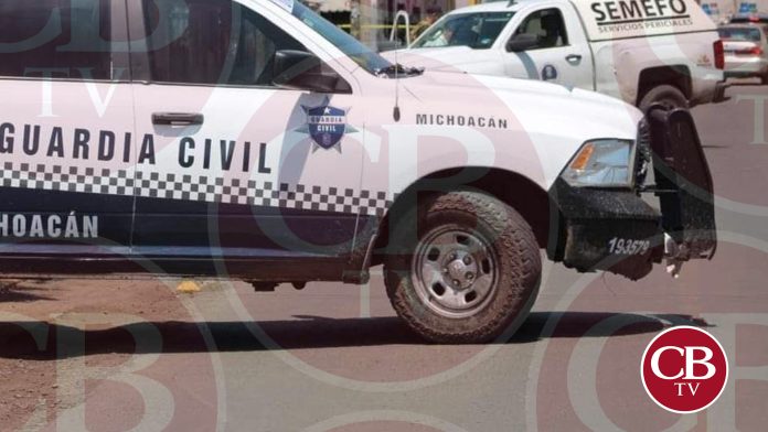 Matan a veinteañero y dejan heridos a sus vecinos en Jacona