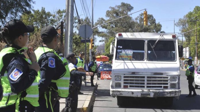 Linchan a dos ladrones; uno de ellos muere