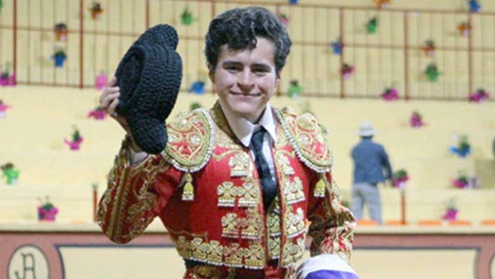 Torero Julián Garibay recibió cornada; pone en riesgo su vida