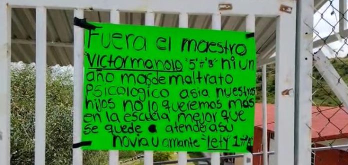 Por supuesto bullying de profesor, madres advierten con tomar primaria
