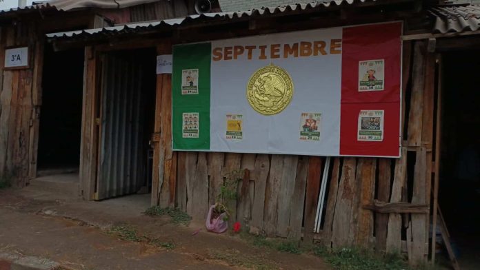 Roban secundaria de “palitos” en Morelia