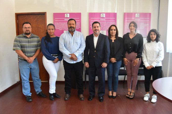 Acude ante el IVEM, presidente municipal, Julio Arreola, para trabajar en la regulación de predios en Pátzcuaro