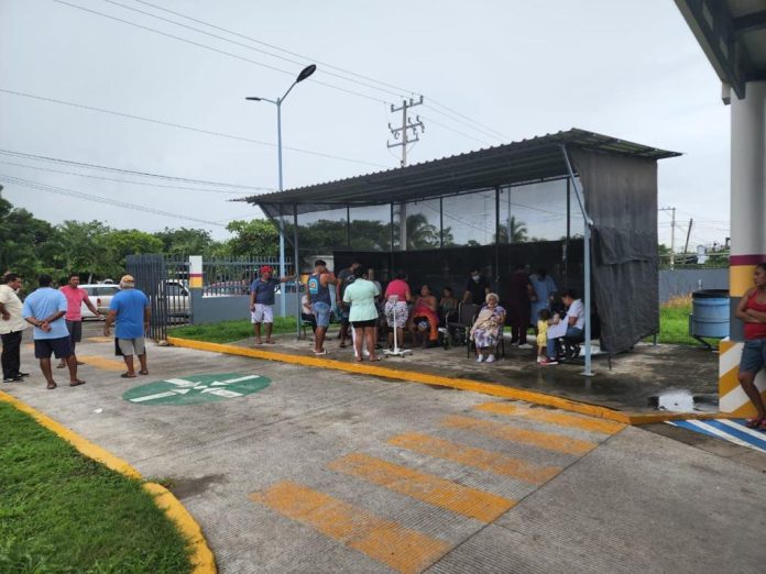 Tras sismo en Michoacán, más de 15 hospitales y centros de salud reportan daños