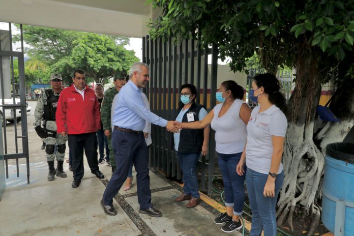 ¡Alimentos, cobijas y colchonetas para los damnificados!