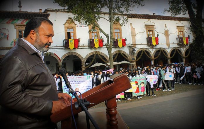 Sensibilizar sobre el embarazo adolescente, fundamental para atacar éste problema: Julio Arreola