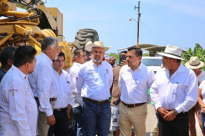 8.5 millones de pesos en maquinaria para limpiar caminos afectados por los sismos