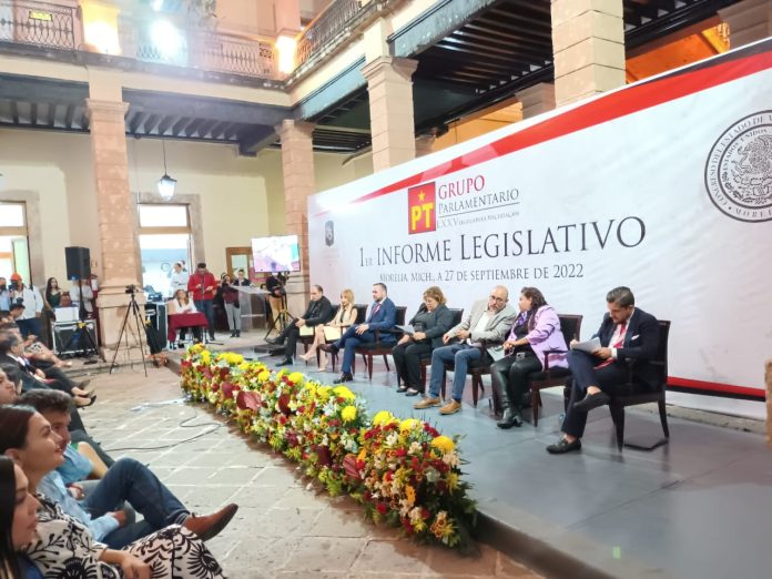 Se realizó el primer informe legislativo de diputados en Michoacán