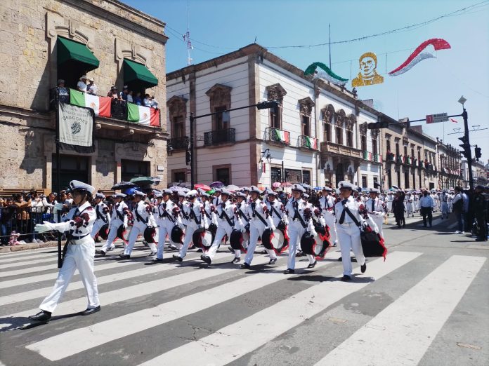 Desfile por el natalicio de José María Morelos, una tradición para los morelianos