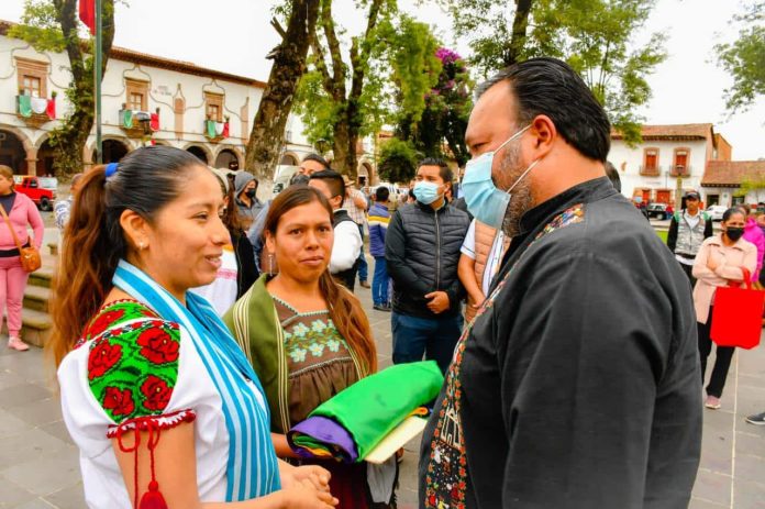 Mujeres indígenas tienen en el Ayuntamiento de Pátzcuaro un aliado: Julio Arreola