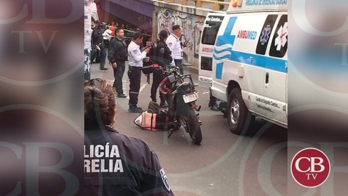 Motero choca, se corta la pierna y se cae al vacío del puente de Tres Puentes