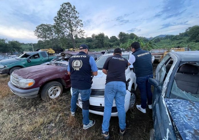 FGE revienta corralón y recuper 25 vehículos con reporte de robo