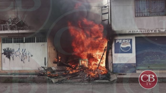 Incendio de taller deja en cenizas decenas de electrodomésticos