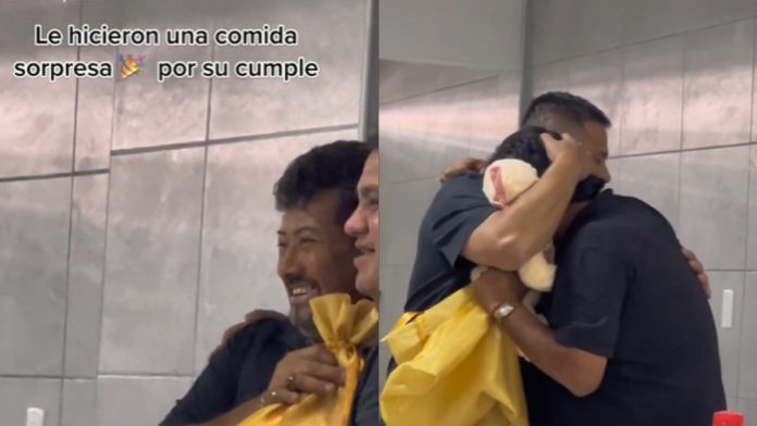 VIDEO: Regalan a hombre un peluche con la voz de su esposa que murió hace un mes