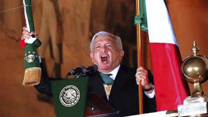 ¡Muera la corrupción!: AMLO durante Grito de Independencia