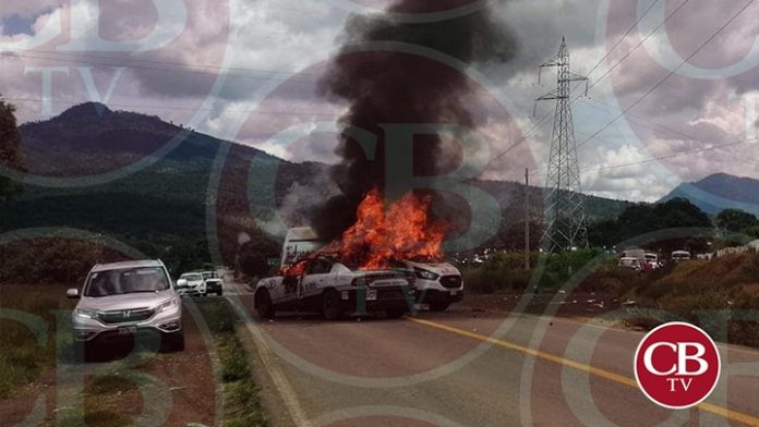 Normalistas “Retan a la SSP” y les queman patrulla en Purépero