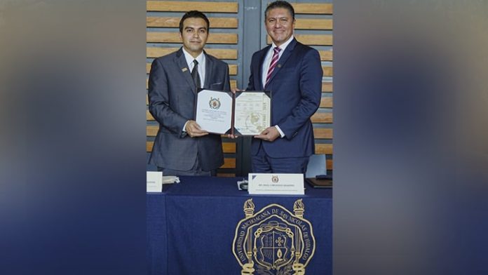 Excelencia, característica de la UMSNH; Rector Raúl Cárdenas recibe recertificacíon del sistema de gestión de calidad de institucional