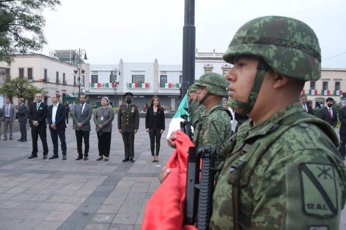 Honra Ayuntamiento a Niños Héroes
