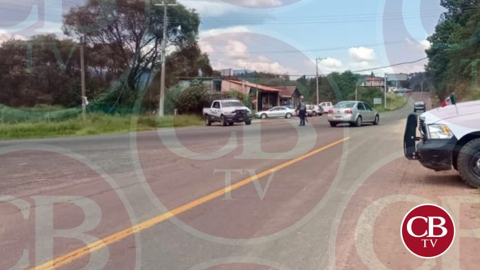 Asesinan a conductor de camioneta en el entronque a Jungapeo