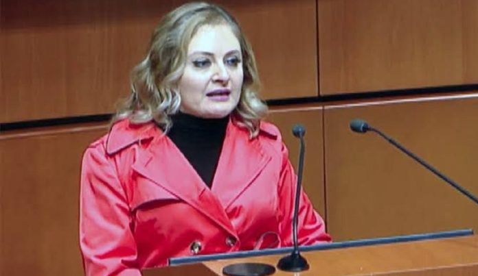 Claudia Anaya exige la renuncia de 