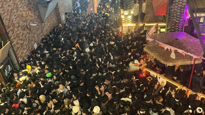 Embajador de Corea del Sur confirmó que hay dos mexicanas heridas tras estampida en Seúl