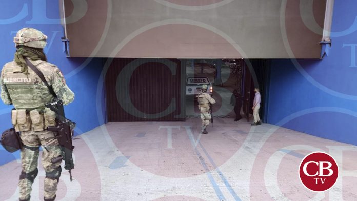 Asesinan a profesor en el estacionamiento de una escuela de Zamora