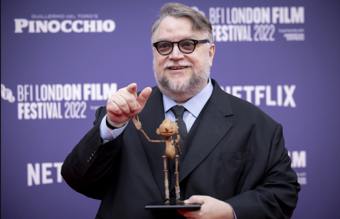 Guillermo del Toro se compromete a 10 años más de becas para jóvenes