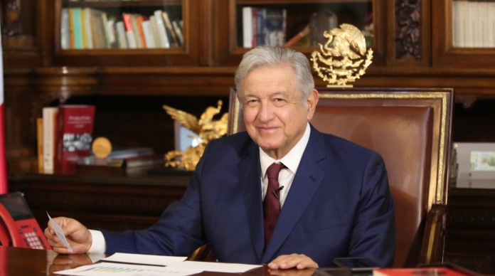 AMLO: asegura que “megaobras” de su administración se financian con recursos del gobierno