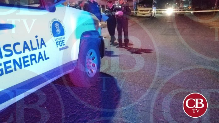 Motociclista mata chófer de camión en Cointzio