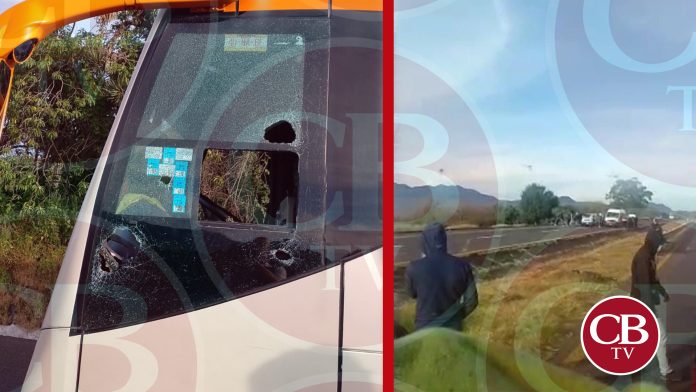 VIDEO: Normalistas destruyen autobuses en Tiripetio