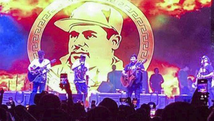 Proyectan imagen del Chapo en festejo del aniversario 491 de Culiacán