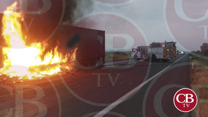 Se quema tráiler en la Siglo XXI
