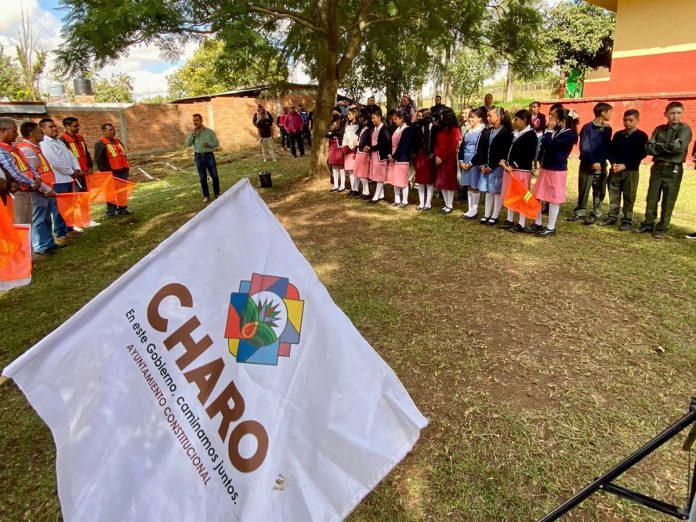 Mi compromiso es que ningún niño ni joven abandone sus estudios: Chava Cortés