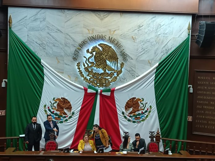 75 legislatura revisa iniciativas tentativas a decretar en Michoacán