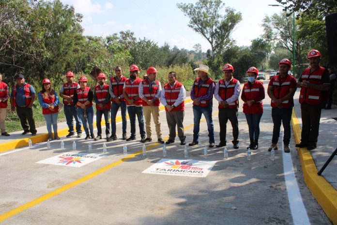 Inaugura Bladimir González obra vial en colonia Independencia de Tarímbaro