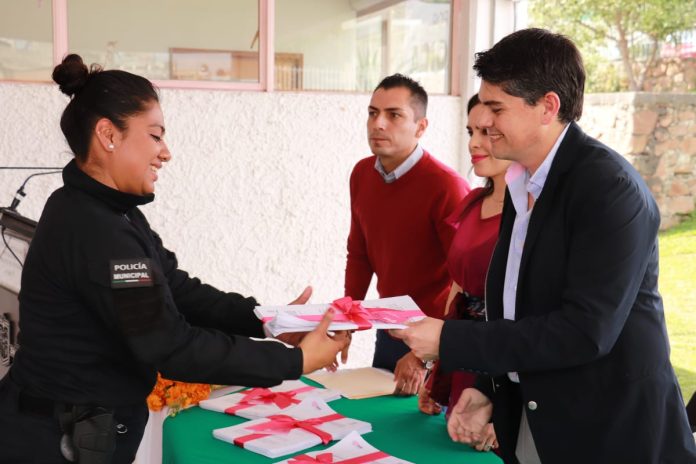 Zitácuaro: reciben certificación 329 policías municipales en materia pericial y forense