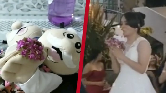 En su boda lanza peluches del Dr. Simi en lugar de ramo