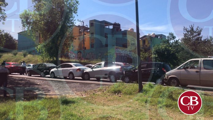 “Beso de siete“, en el libramiento norte de Morelia