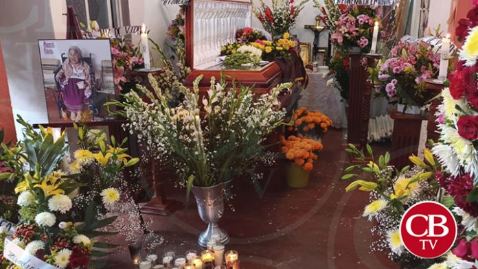 “Mamá Coco”, se reúne con su esposo e hijo en el mundo de los muertos