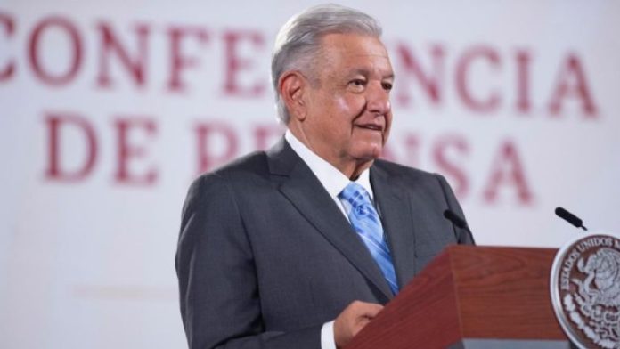 AMLO afirma que bajó el huachicol de 80 mil a 5 mil barriles diarios robados