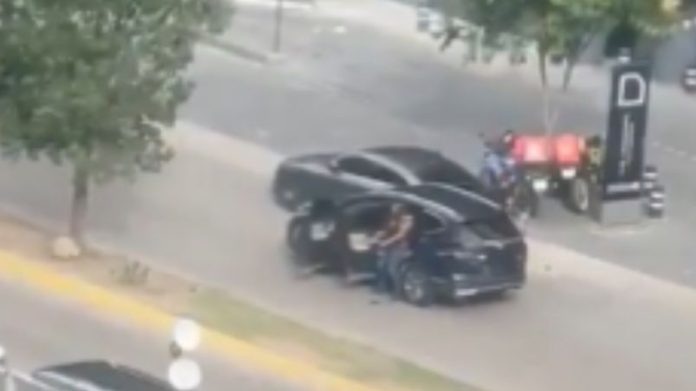 VIDEO: Fuerte balacera en Plaza Andares de Zapopan