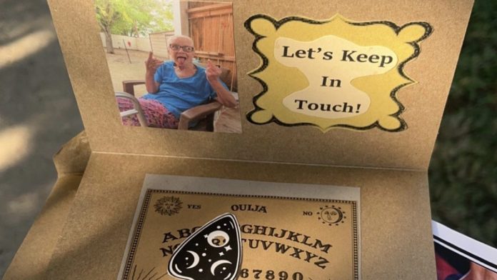 Abuelita dejó ouijas de regalo para su funeral