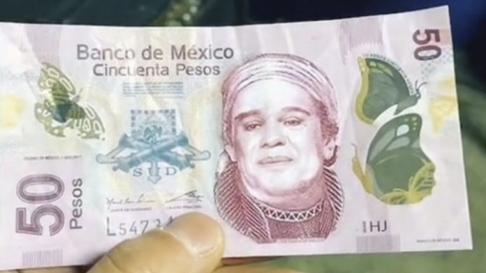 Circulan billetes de 50 pesos con la cara de Juan Gabriel 