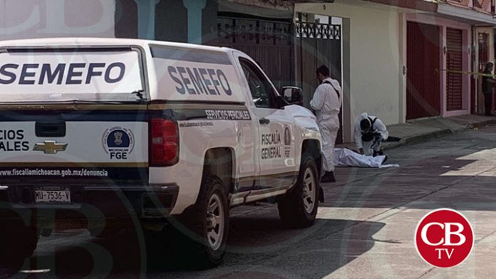 Balean a dos moteros en Uruapan, solo uno murió