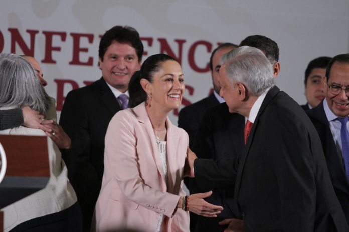 AMLO felicita a Claudia Sheinbaum por su próxima boda, pero descarta ir al evento