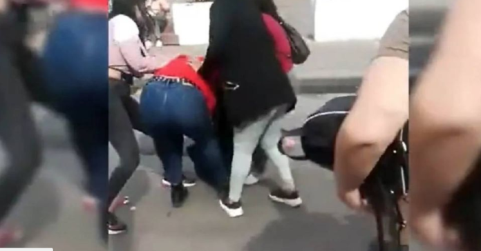 Video: Mujer visita a su marido a la carcel y lo encuentra en plena visita conyugal