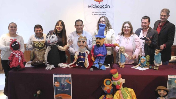 Presenta Bladimir González sede principal de Titerelia en Tarímbaro