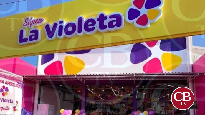 Atracan tienda “La Violeta” a mano armada en Morelia