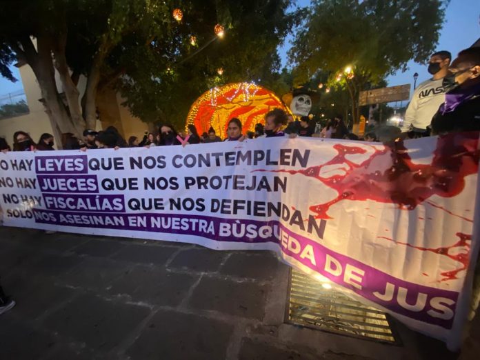 ¡Luto por las mujeres! 3 de noviembre día de las muertas