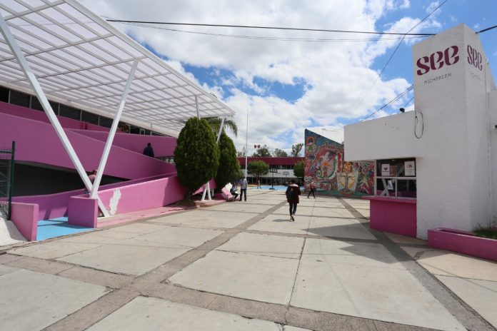 Normalistas liberan oficinas de la SEE