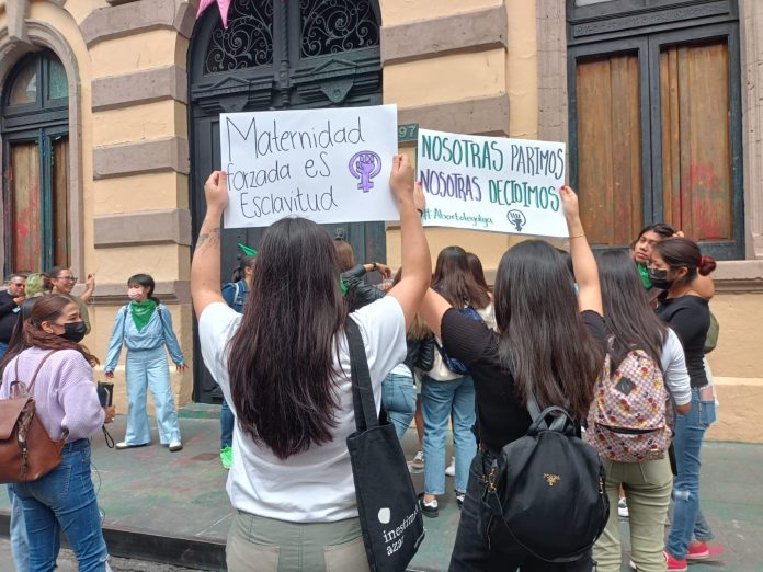 Iniciativa para despenalizar el aborto todavía tiene que pasar un filtro más